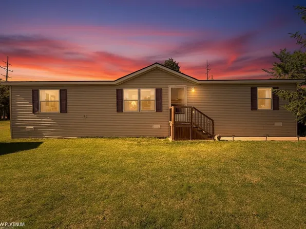 46688 Lemans Ct, Macomb, MI 48044