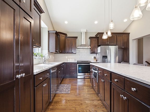 4th image of 1204 Ashford Ct