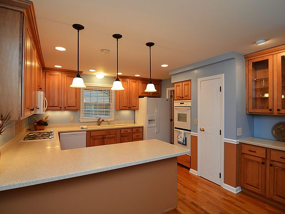 4th image of 7225 Thumbelina Ln