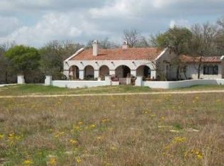 1543 County Road 428, Stockdale, TX 78160
