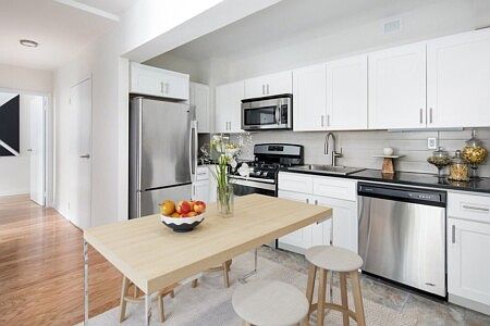 2nd image of 311 Evergreen Ave Unit 1