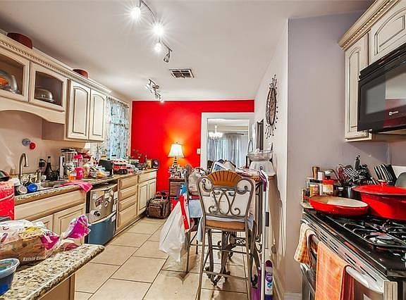 2nd image of 3412 Touro St