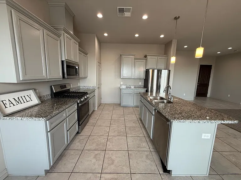 10156 E 39th Ln — Photo 11