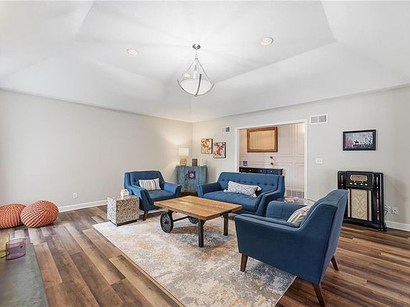 4th image of 8721 Riggs Ln