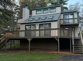 230 Champlain Dr, Tobyhanna, PA 18466