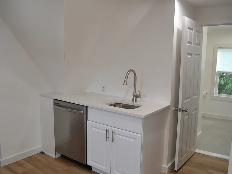 436 Cornelia St #3 — Photo 10