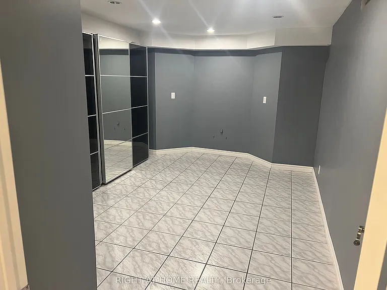 272 Nahani Way #BASEMENT — Photo 11