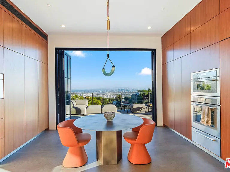 2020 Cyprean Dr — Photo 17