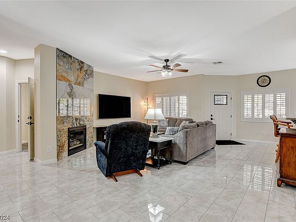 5th image of 682 Blue Lake Ct