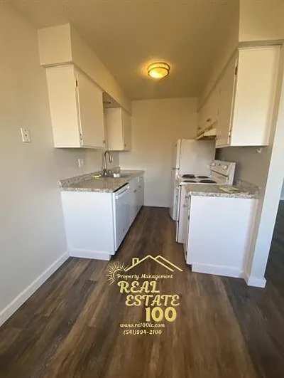 717 Southwest 6th Street 575TAT — Photo 3