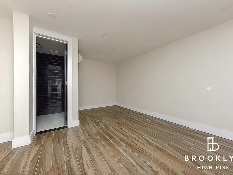 1499 Broadway #1B — Photo 6