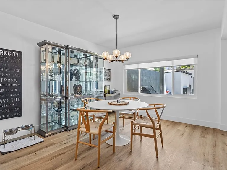 334 W Valencia Ave — Photo 28