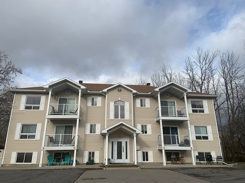 1st image of 897 Notre Dame St #9