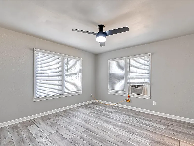 9314 Church St — Photo 12