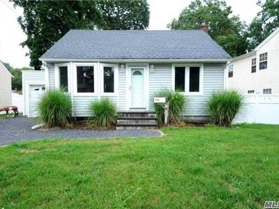 69 Clock Blvd, Massapequa, NY, 11758