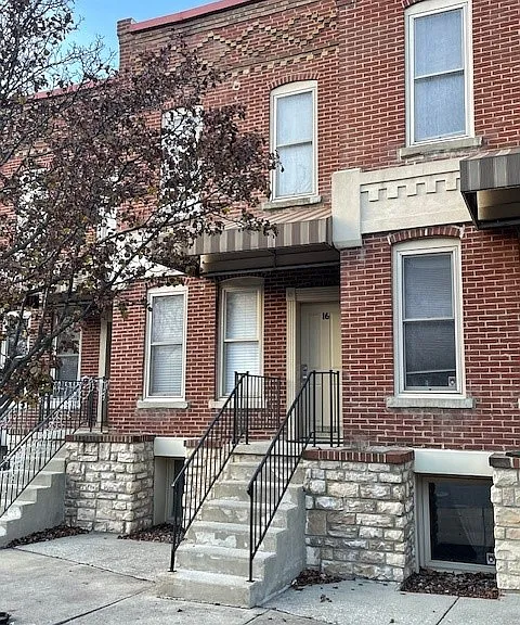 16 Clark Pl — Photo 1