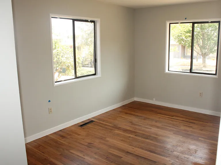 6123 NE 14th Ave — Photo 5