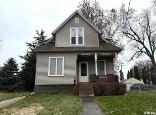 796 Peck St, Galesburg, IL 61401