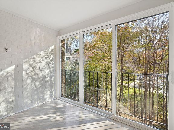 5th image of 10855 Deborah Dr