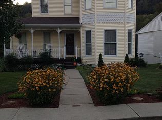 290 Kentucky St, Salyersville, KY 41465