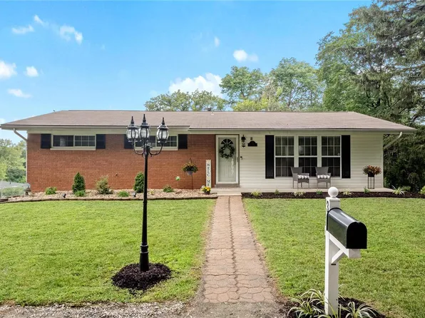 39 Noles Dr, Fairview Heights, IL 62208