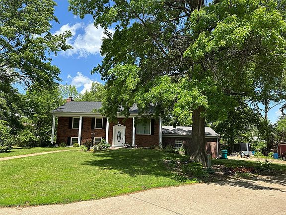 4th image of 226 Circle Dr