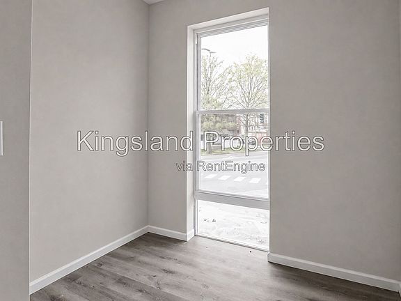 4th image of 3304 Utah St #2F