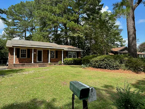 212 Fairway Dr, Greenville, NC 27858