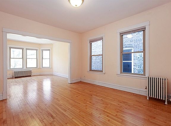 3rd image of 2419 W Leland Ave