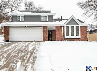 13004 Courtney Dr, Bellevue, NE 68123