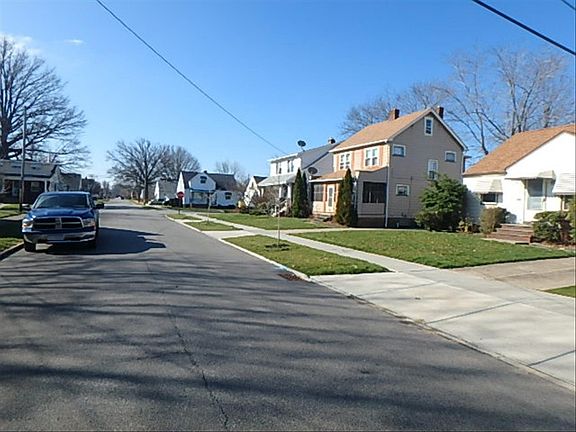 5th image of 530 E 215th St