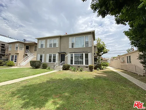 2620 S Barrington Ave Photo 1