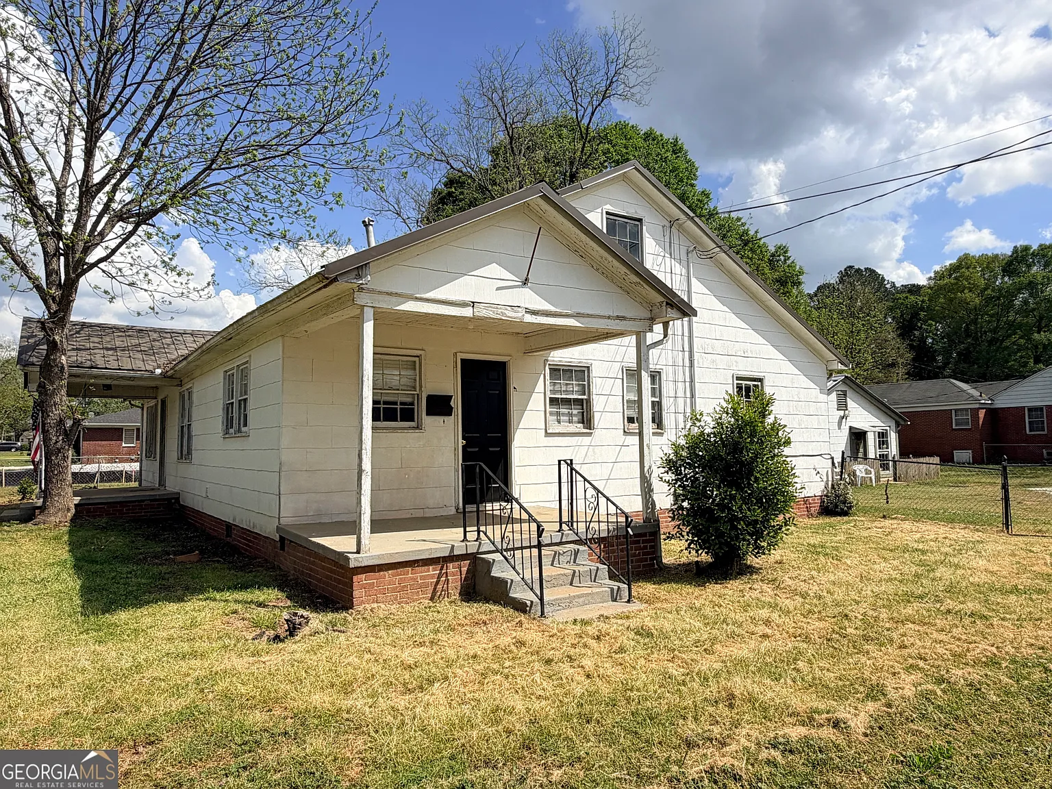 5192 Newton Dr NE photo 1