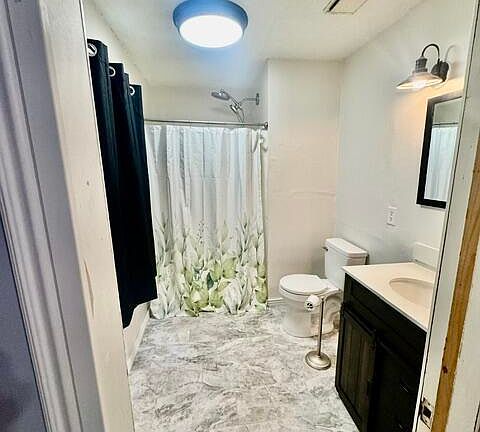 5th image of 302 W Garber St