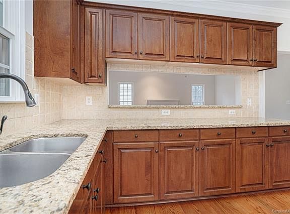 5th image of 7001 Olde Sycamore Dr