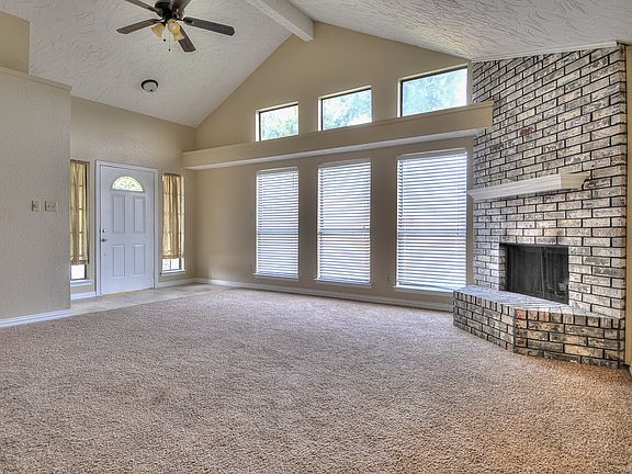 5th image of 4701 Scots Briar Ln