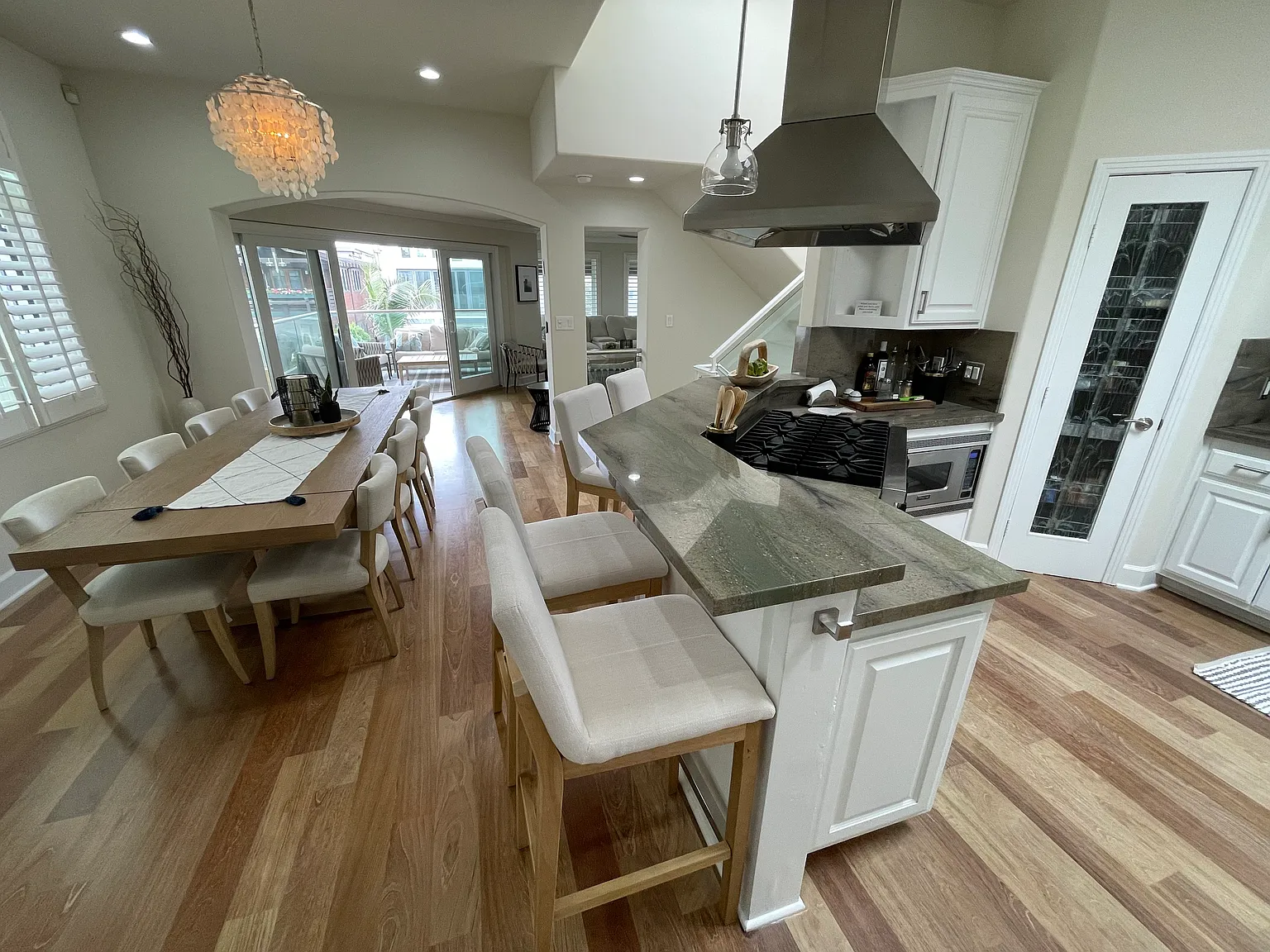 3 bed, 3.5 bath, 2520 sqft, $22,000 — Photo 4