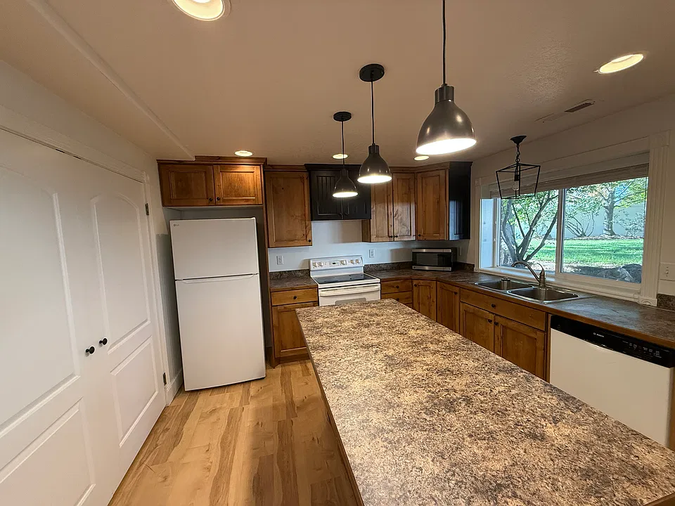2463 S 1375 W #2