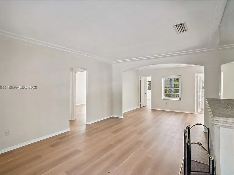 2460 SW 24th St — Photo 7