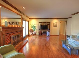 632 Garden Leaf Ct, Ballwin, MO