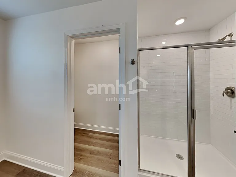 1032 Highland Walk — Photo 15