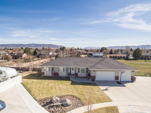 4th image of 1243 W Southmeadow Cir