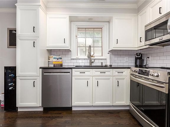 5th image of 1025 Shuman St
