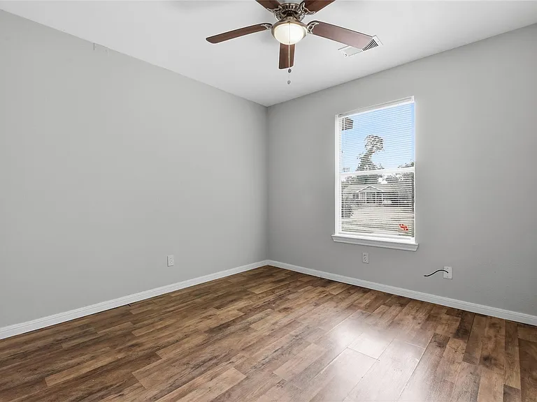 6203 Gaston St — Photo 20