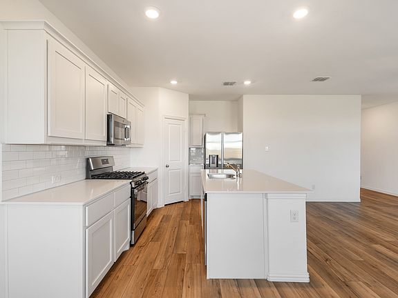 4th image of 6021 Daleford Dr