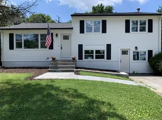 30 Dean Rd, Brookfield, CT 06804