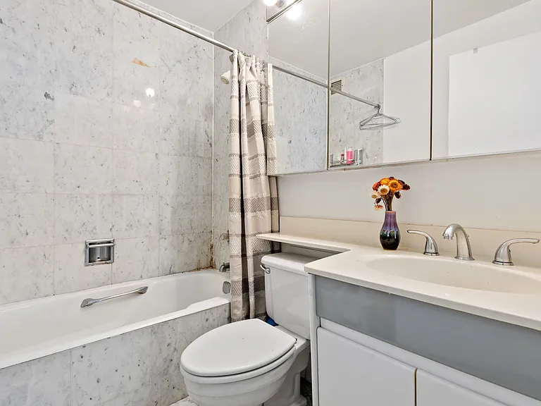 200 Rector Pl #18J — Photo 8