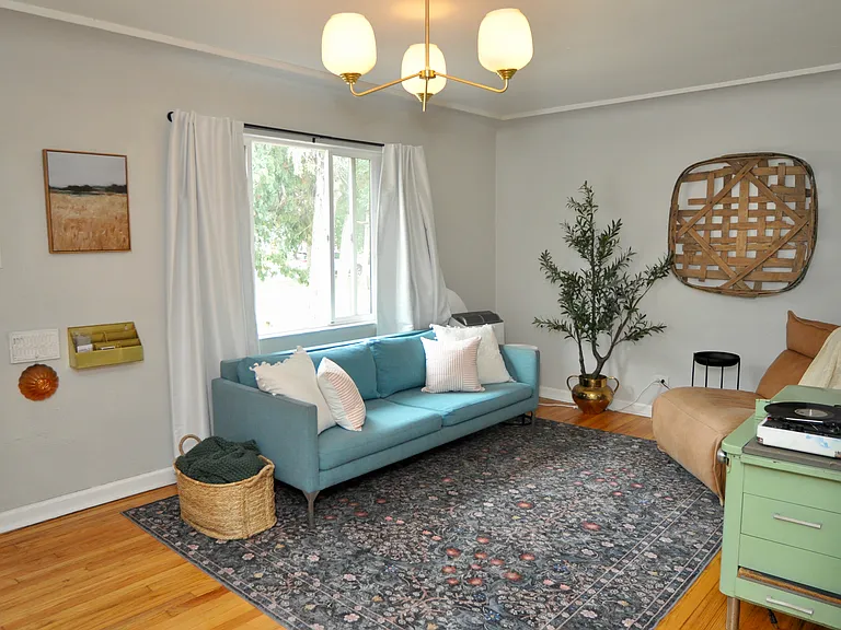 1365 Ivy St — Photo 3