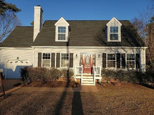 7494 Tyndall Dr, Gloucester Point, VA 23062