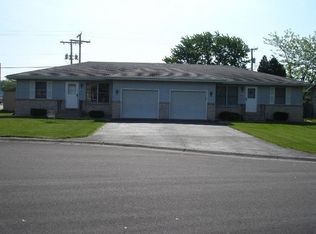 42 Oak Ct, Hebron, IN 46341